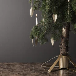 Ferm LIVING Leaf Kerstboomdecoratie Messing 7 Ferm LIVING Leaf Kerstboomdecoratie Messing -Ferm Living 30627 01 04 bb50968272
