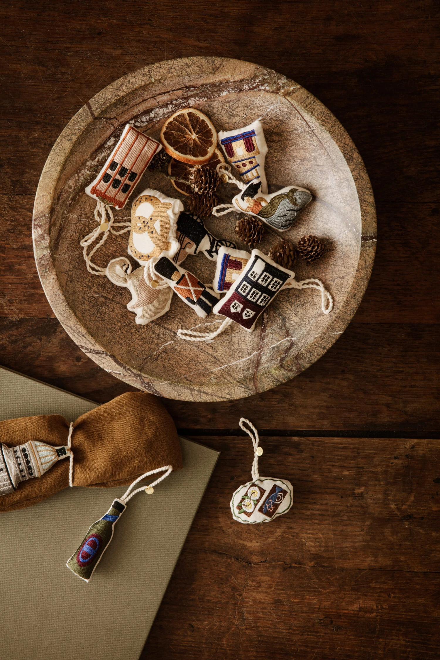 Ferm LIVING Copenhagen Kerstboomversiering Open Sandwich 7 Cm 2 Ferm LIVING Copenhagen Kerstboomversiering Open Sandwich 7 Cm - Afbeelding 2