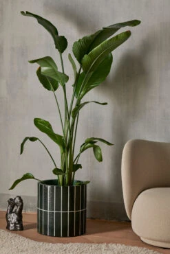 Ferm LIVING Pillar Bloempot Ø40 Cm -Ferm Living 579904 01 41 EnvironmentImage 61e0e23f3a scaled