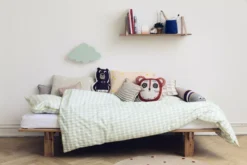 Ferm Living Wooden Shelf Hanger Zwart -Ferm Living x886x886 KIDS R5A6715.jpg.pagespeed.ic .I0XPsEDMi6