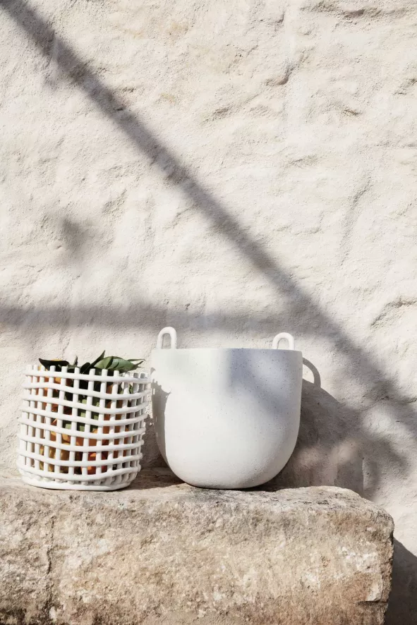 Ferm Living Ceramic Basket Opbergmand Large Off-White 6 Ferm Living Ceramic Basket Opbergmand Large Off-White - Afbeelding 6