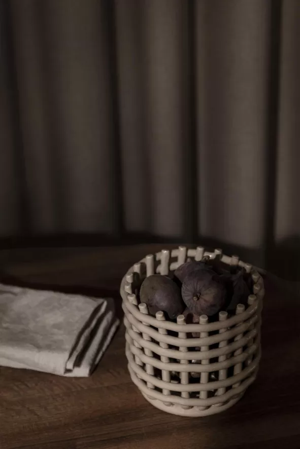 Ferm Living Ceramic Basket Opbergmand Small Blauw 11 Ferm Living Ceramic Basket Opbergmand Small Blauw - Afbeelding 11