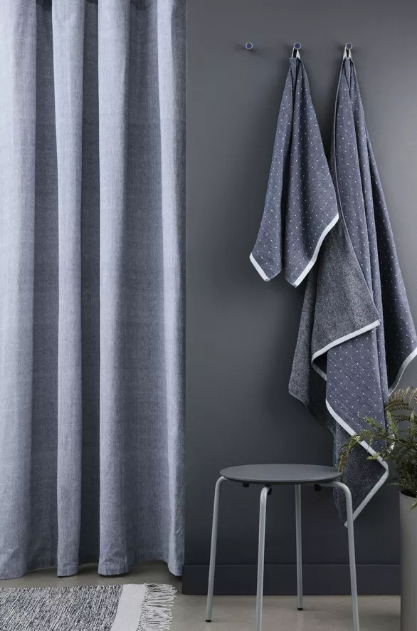 Ferm Living Chambray Douchegordijn Zand 2 Ferm Living Chambray Douchegordijn Zand - Afbeelding 2