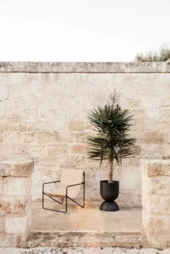 Ferm Living Desert Fauteuil Zwart Onderstel Black/Soil -Ferm Living x886x886 ferm living desert stoel zwart onderstel10.jpg.pagespeed.ic .fagER i5zA