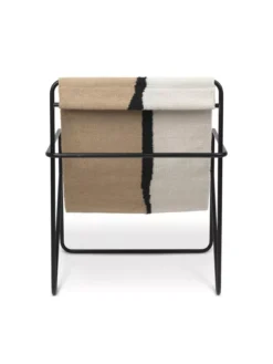 Ferm Living Desert Fauteuil Zwart Onderstel Black/Soil -Ferm Living x886x886 ferm living desert stoel zwart onderstel11.jpg.pagespeed.ic .SV qgQafZ9