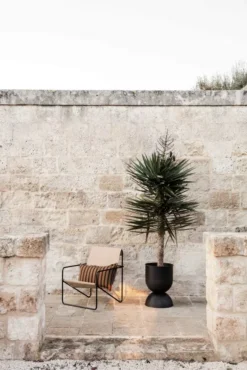 Ferm Living Desert Fauteuil Zwart Onderstel Black/Soil -Ferm Living x886x886 ferm living desert stoel zwart onderstel6.jpg.pagespeed.ic .1neYg1lE5p