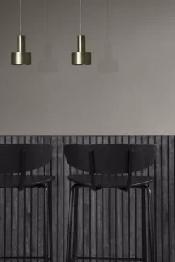 Ferm Living Disc Brass Hanglamp Klein Zwart -Ferm Living x886x886 ferm living disc black hanglamp19.jpg.pagespeed.ic .2mfkB2hzuj 8