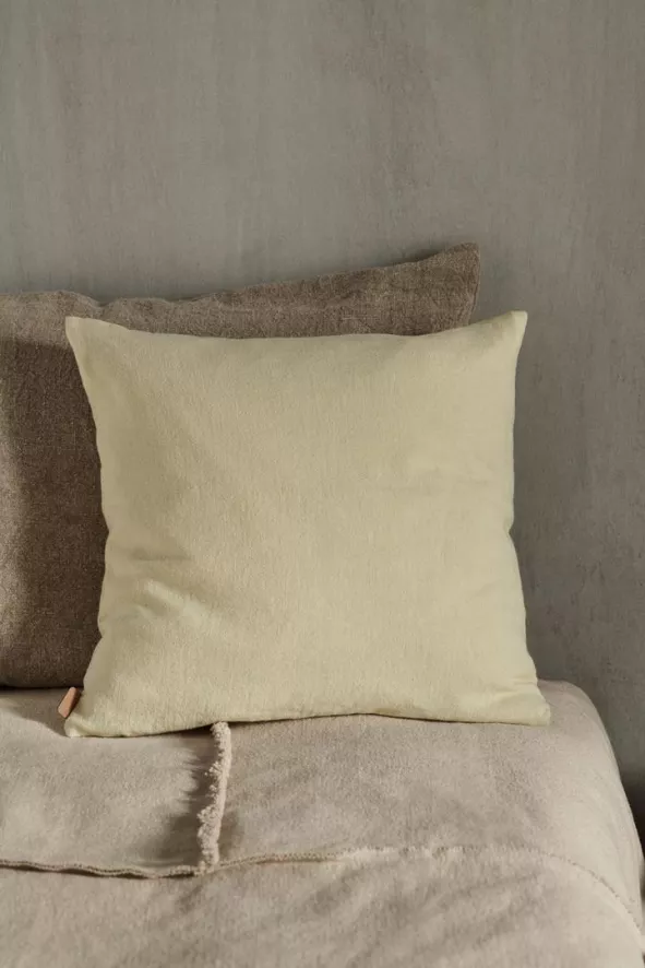 Ferm Living Heavy Linen Kussen 50x50 Lemon 6 Ferm Living Heavy Linen Kussen 50x50 Lemon - Afbeelding 6