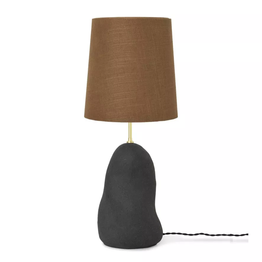Ferm Living Hebe Tafellamp Medium Zwart Met Curry Kap 1 Ferm Living Hebe Tafellamp Medium Zwart Met Curry Kap