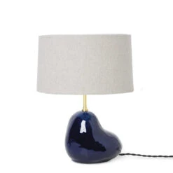 Ferm Living Hebe Tafellamp Small Blauw Met Naturel Kap 7 Ferm Living Hebe Tafellamp Small Blauw Met Naturel Kap -Ferm Living x886x886 ferm living hebe tafellamp small blauw1.jpg.pagespeed.ic .pa73LkEnxx