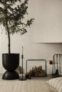 Ferm Living Hourglass Plantenbak Large Black -Ferm Living x886x886 ferm living hourglass plantenbak large16.jpg.pagespeed.ic .ZZB E6qz45