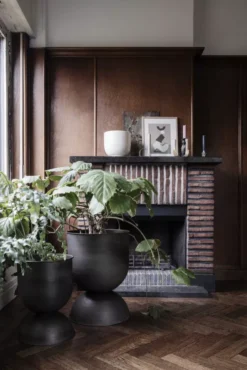 Ferm Living Alza Wijnkoeler -Ferm Living x886x886 ferm living hourglass plantenbak large4.jpg.pagespeed.ic .5zKIIqLl6L