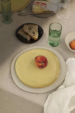 Ferm Living Oli Waterglas Tall Recycled Clear -Ferm Living x886x886 ferm living oli waterglas tall4.jpg.pagespeed.ic .CZzTayfgvd