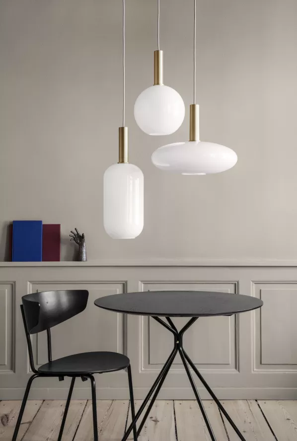 Ferm Living Opal Sphere Hanglamp Wit, Klein Lichtgrijs 5 Ferm Living Opal Sphere Hanglamp Wit, Klein Lichtgrijs - Afbeelding 5