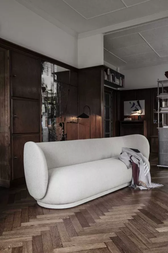 Ferm Living Rico Brushed 4- Zits Bank Off White 3 Ferm Living Rico Brushed 4- Zits Bank Off White - Afbeelding 3