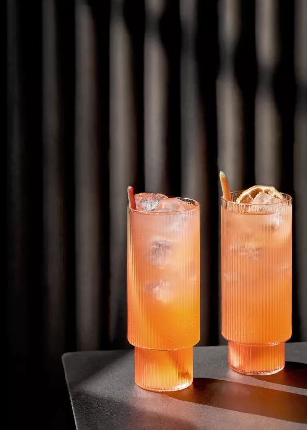 Ferm Living Ripple Long Drink Glazen Set Van 4 Transparant 2 Ferm Living Ripple Long Drink Glazen Set Van 4 Transparant - Afbeelding 2