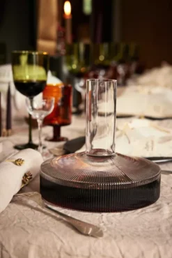 Ferm Living Ripple Wijn Karaf 1,1L Gerookt Glas -Ferm Living x886x886 ferm living ripple wijn karaf 1 1l4.jpg.pagespeed.ic .8WOh2xHiR7