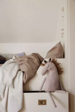 Ferm Living Safari Horse Knuffel Naturel -Ferm Living x886x886 ferm living safari horse kussen4.jpg.pagespeed.ic .w cM7Rle P