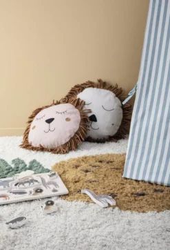 Ferm Living Safari Lion Kussen Natural -Ferm Living x886x886 ferm living safari lion kussen2.jpg.pagespeed.ic .hAIKisj1ia