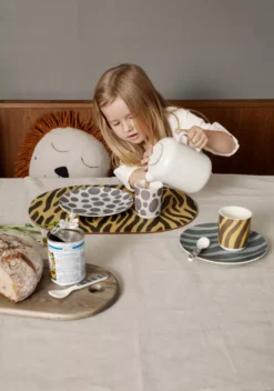 Ferm Living Safari Lion Kussen Natural -Ferm Living x886x886 ferm living safari lion kussen6.jpg.pagespeed.ic .meOsPBe7jf