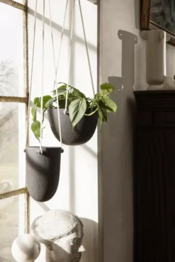 Ferm Living Speckle Bloempot Hangend Large Off-white -Ferm Living x886x886 ferm living speckle bloempot hangend small7.jpg.pagespeed.ic .M8ATe2BPPO 1