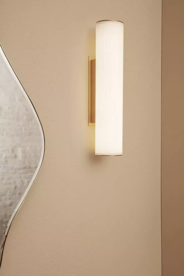 Ferm Living Vuelta Wandlamp 40 LED Wit/messing 3 Ferm Living Vuelta Wandlamp 40 LED Wit/messing - Afbeelding 3