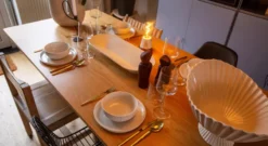 Ferm Living Fountain Centrepiece Schaal -Ferm Living x886x886 tafel dekken in scandinavische stijl 1.jpg.pagespeed.ic .8pkg VPMkm